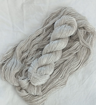 1x Strang 50% Yackflaum/50% Maulbeerseide von Seehaver Naturfasern